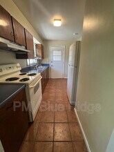 707 Rhodes Park Dr in Hendersonville, NC - Building Photo - Building Photo