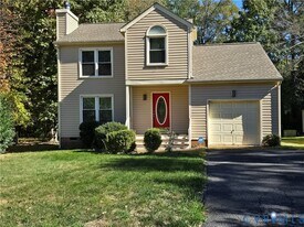 5716 Saddle Hill Dr in Midlothian, VA - Building Photo