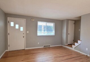 2273 Pauline Ave in Pittsburgh, PA - Building Photo - Building Photo