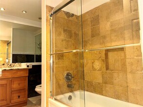 200 Waterway Dr S in Lantana, FL - Building Photo - Building Photo