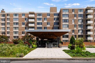 2939 Van Ness St NW in Washington, DC - Building Photo - Building Photo