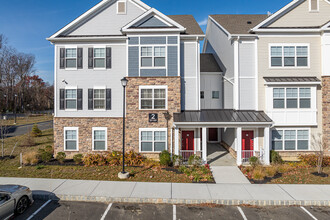 The Place at Marlboro in Morganville, NJ - Foto de edificio - Building Photo