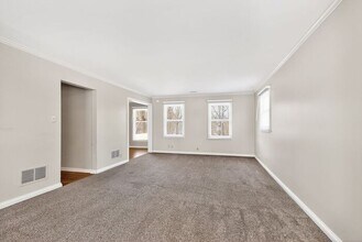 9608 Copley Dr in Indianapolis, IN - Foto de edificio - Building Photo