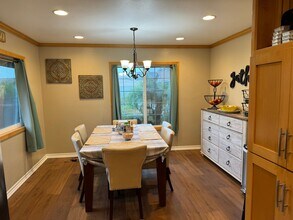1864 Moonshadow Cir in Camarillo, CA - Building Photo - Building Photo