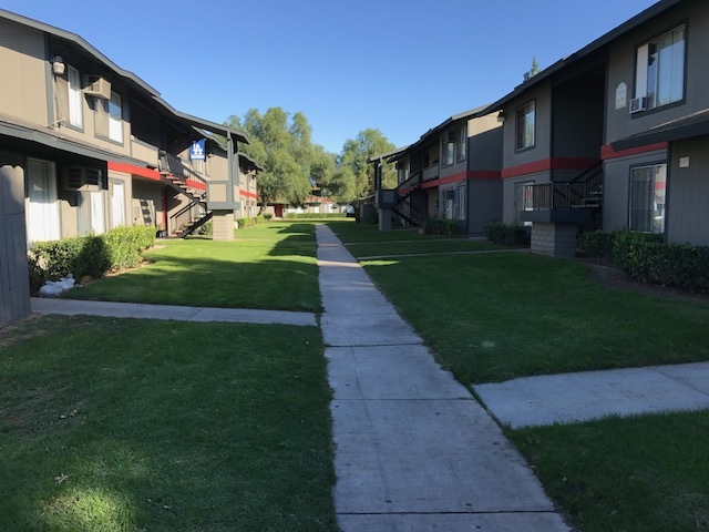 North Pointe Apartments Riverside in Riverside, CA - Building Photo - Building Photo