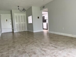15888 SW 95th Ave in Miami, FL - Building Photo - Building Photo