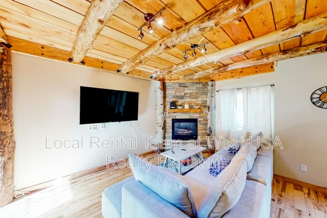 1105 W Overland Pass Dr in Flagstaff, AZ - Building Photo - Building Photo