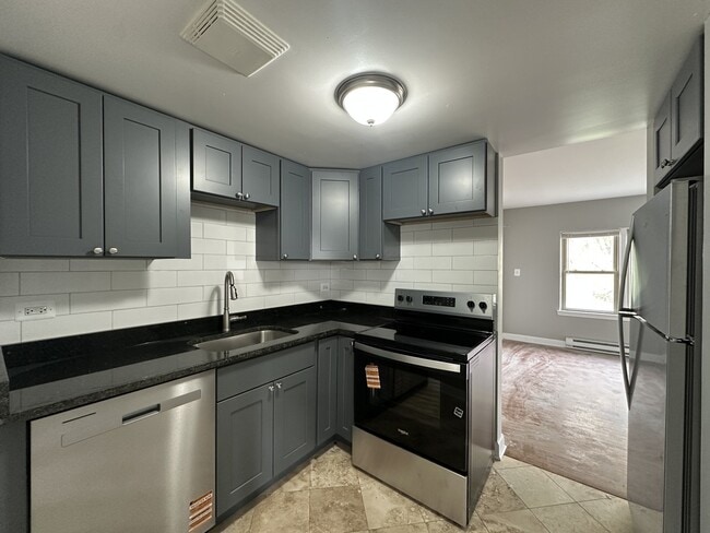 7632 N Milwaukee Ave in Niles, IL - Building Photo - Building Photo