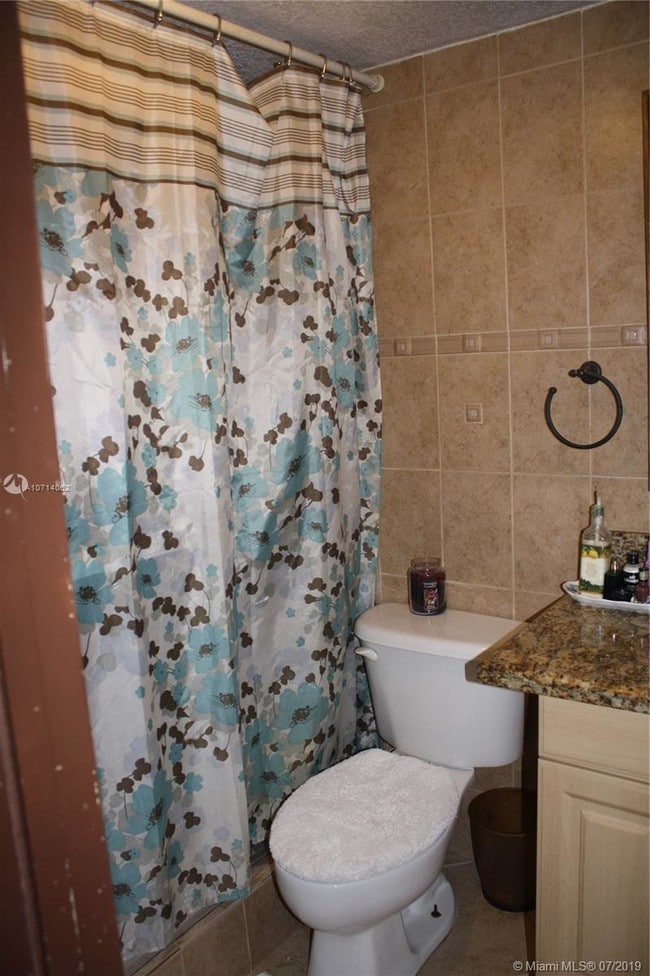 1060 NW 7th St-Unit -205 in Miami, FL - Building Photo - Building Photo