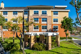 22711 Oakcrest Cir in Yorba Linda, CA - Building Photo - Building Photo