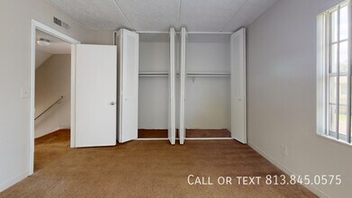 2220 Blue Spruce Way in Tampa, FL - Building Photo - Building Photo