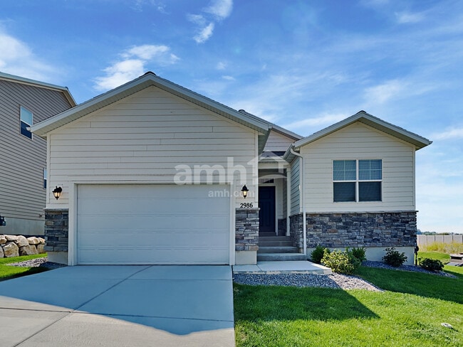 property at 2986 E N Vlg Dr
