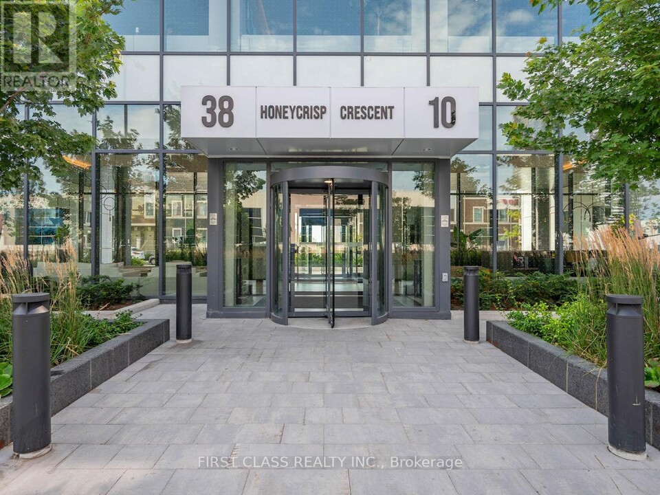 38-2138 Honeycrisp Cres in Vaughan, ON - Building Photo