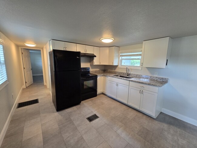 4425 Bryan Ave in Kissimmee, FL - Building Photo - Building Photo