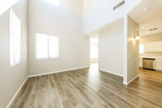 1750 W Union Hills Dr in Phoenix, AZ - Building Photo - Building Photo