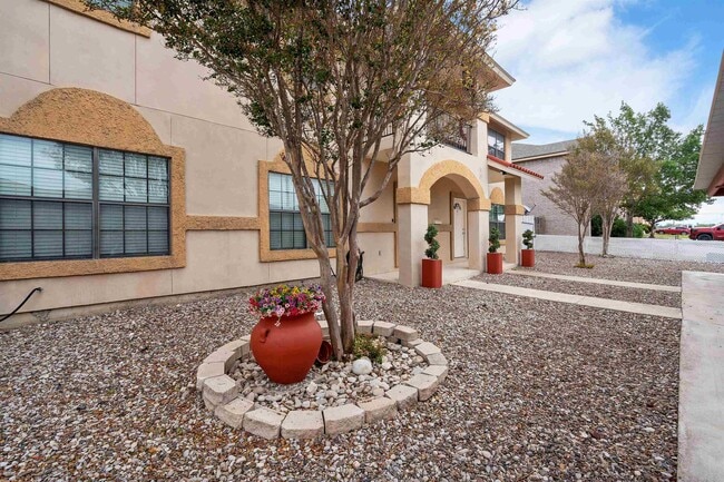 113 Ramon Cardenas Dr in Del Rio, TX - Building Photo - Building Photo