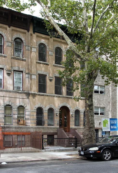 849 Halsey St in Brooklyn, NY - Building Photo