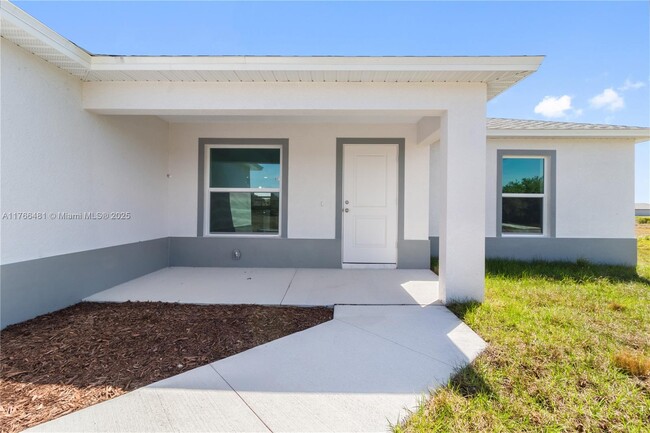 8022 Melody Cir in La Belle, FL - Building Photo - Building Photo