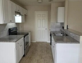 4327 Townes Forest Rd in Friendswood, TX - Building Photo - Building Photo