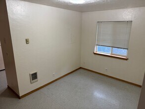 1047 W 3rd Ave in Eugene, OR - Building Photo - Building Photo