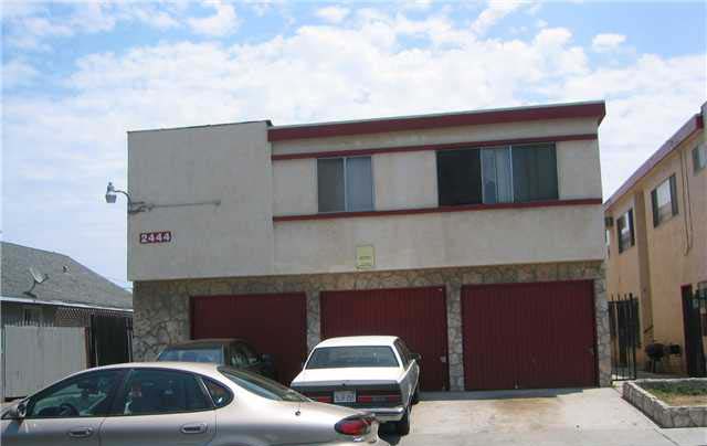 2444 Pasadena Ave in Long Beach, CA - Building Photo - Building Photo