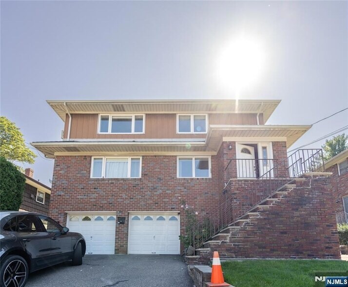 1432 13th St in Fort Lee, NJ - Building Photo