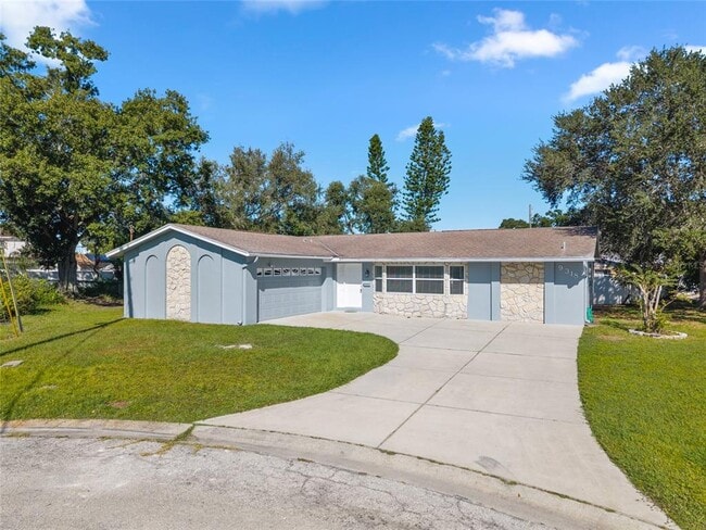 9318 1st St N in St. Petersburg, FL - Foto de edificio - Building Photo