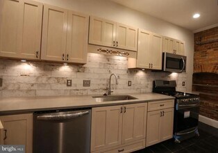 1827 S Charles St in Baltimore, MD - Building Photo - Building Photo