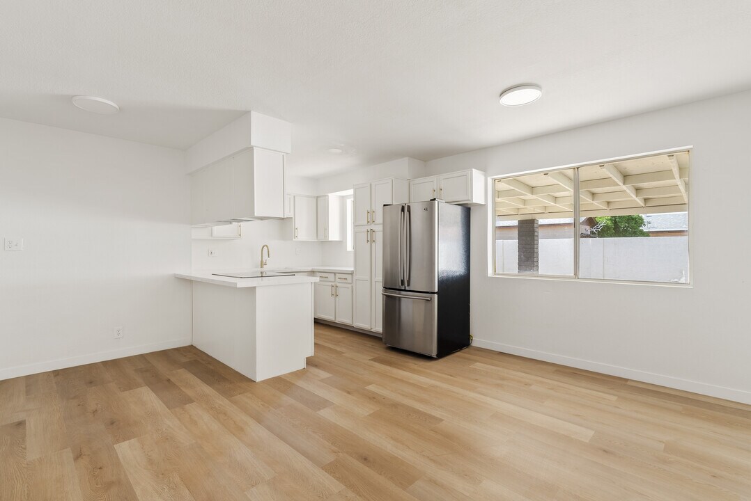 301 W Desert Dr in Phoenix, AZ - Building Photo