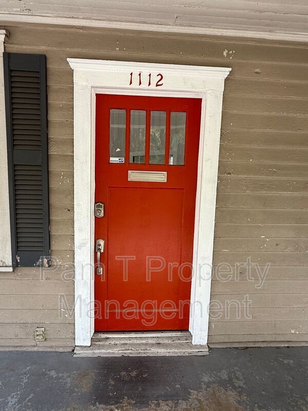 1112 E Victory Dr in Savannah, GA - Building Photo - Building Photo