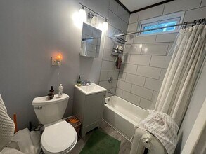 432 University Ave NE in Minneapolis, MN - Building Photo - Building Photo
