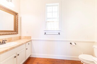 3831 Meadow View Ln in Fayetteville, TX - Foto de edificio - Building Photo