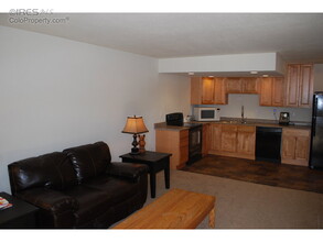 645 Manhattan Pl, Unit 102 in Boulder, CO - Building Photo - Building Photo