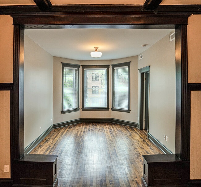 836 N Maplewood Ave, Unit Apt 2 in Chicago, IL - Building Photo - Building Photo