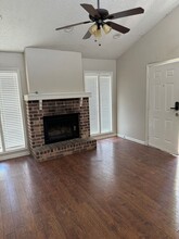 3335 O'Neal Ln in Baton Rouge, LA - Foto de edificio - Building Photo