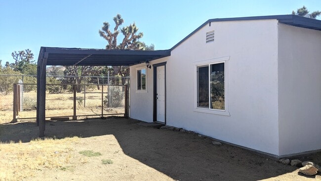 7475 Inca Trl, Unit #2 in Yucca Valley, CA - Building Photo - Building Photo