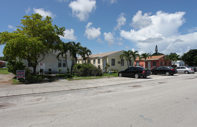 Madison Apartments in Hollywood, FL - Building Photo - Building Photo