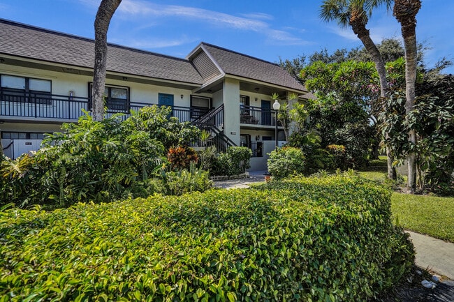 property at 2906 SW 21st Terrace