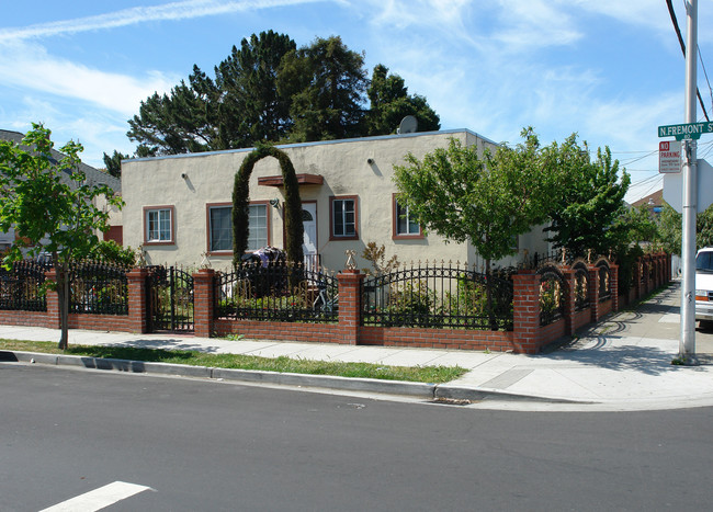 724 Tilton Ave in San Mateo, CA - Building Photo - Building Photo