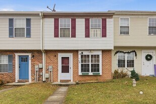 72 Chelmsford Ct in Middle River, MD - Building Photo