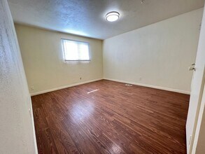 778 E Enchanted Dr in Midvale, UT - Building Photo - Building Photo