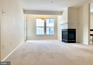 7501 Calderon Ct-Unit -245 in Alexandria, VA - Building Photo - Building Photo