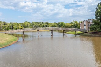 Reflections at Stillwater in Stillwater, OK - Foto de edificio - Building Photo