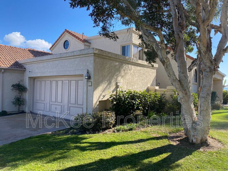 31 Aruba Bend in Coronado, CA - Building Photo