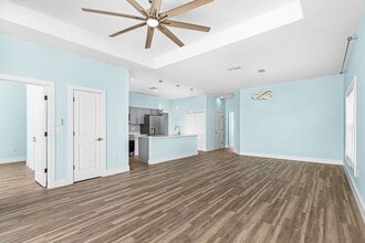 7244 David Blvd in Port Charlotte, FL - Foto de edificio - Building Photo