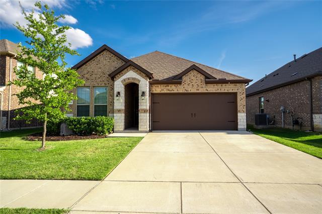 10924 Klondike Ln in Krugerville, TX - Foto de edificio