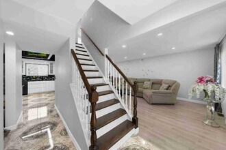 264 N Southport Rd in Mundelein, IL - Foto de edificio - Building Photo