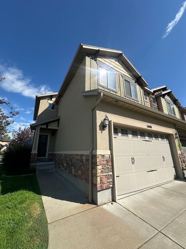 property at 1608 Hollyhock Cir