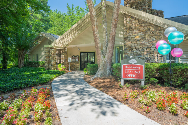 Birch Landing Apartments in Austell, GA - Foto de edificio - Building Photo