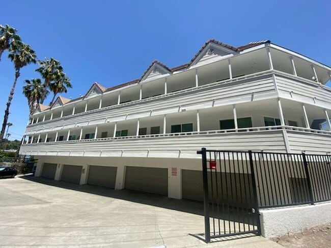 8603 Fenwick St in Los Angeles, CA - Building Photo - Building Photo